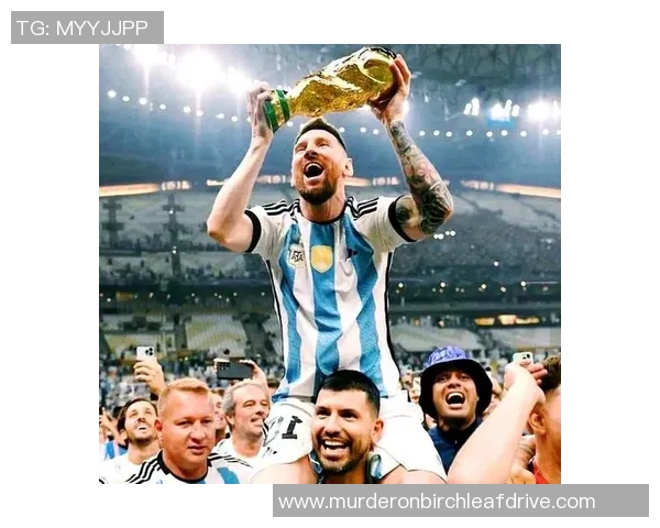 10号足球明星的传奇之路与辉煌成就解析 10号足球明星的传奇之路与辉煌成就解析