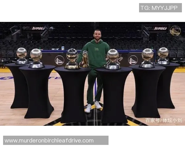 库里与足球明星的首次见面引发球迷热议和期待