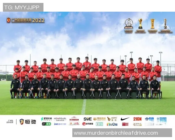 广州足球队在赛季中的节奏变化与战术调整分析