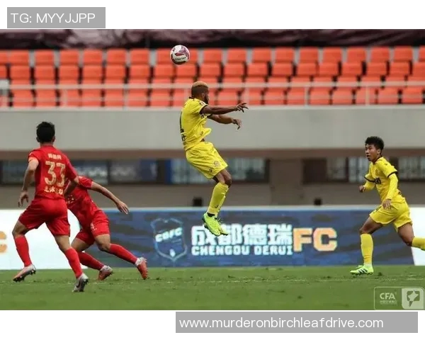 成都足球队在赛季中的节奏变化与战术调整分析 成都足球队在赛季中的节奏变化与战术调整分析