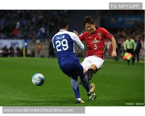 足球明星如何通过核心力量提升竞技水平与比赛表现的全面解析 足球明星如何通过核心力量提升竞技水平与比赛表现的全面解析