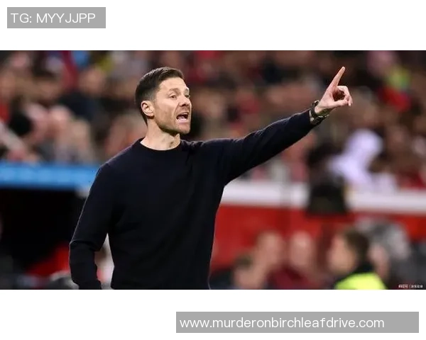 足球明星背后的智囊团各大教练的执教风格与成就解析 足球明星背后的智囊团各大教练的执教风格与成就解析